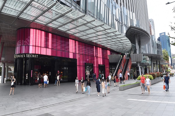 Brick-and-mortar retail sector will struggle as consumers prefer to stay indoors due to virus fears, but supermarkets, convenient stores and medical goods will see higher demand (Photo: Albert Chua/EdgeProp Singapore)