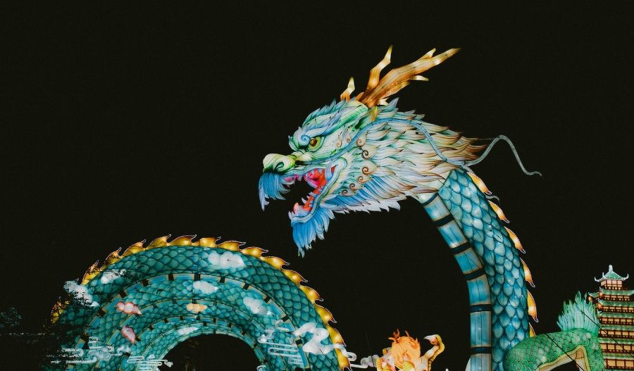 Azure Dragon statue
