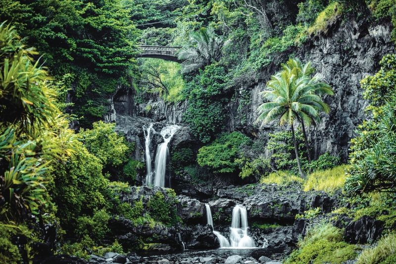 Cascading pools and tropical waterfalls along the road to Hana, Maui, Hawaii